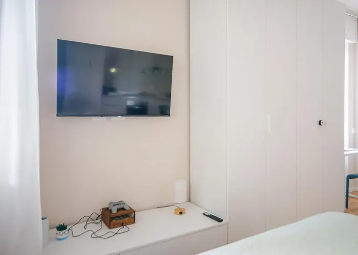 Modern Gem In